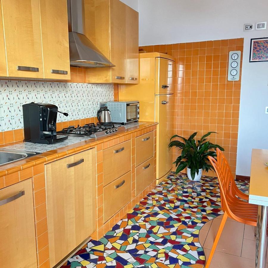Vip Sul Mare Bed & Breakfast Кастеламаре ди Стабия Екстериор снимка