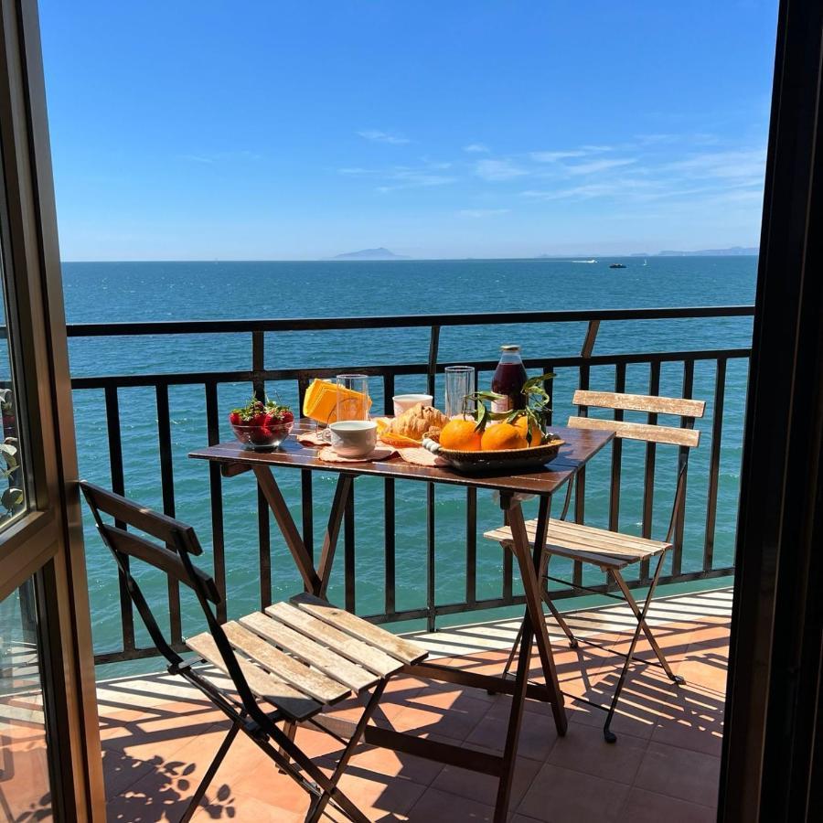 Vip Sul Mare Bed & Breakfast Кастеламаре ди Стабия Екстериор снимка